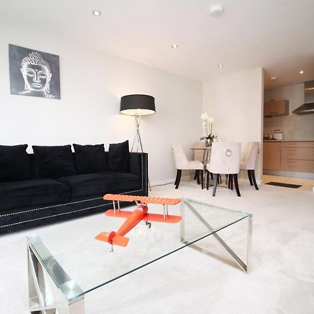 Perfect Getaway In Cardiff Marina Appartement Buitenkant foto
