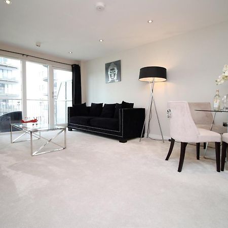 Perfect Getaway In Cardiff Marina Appartement Buitenkant foto