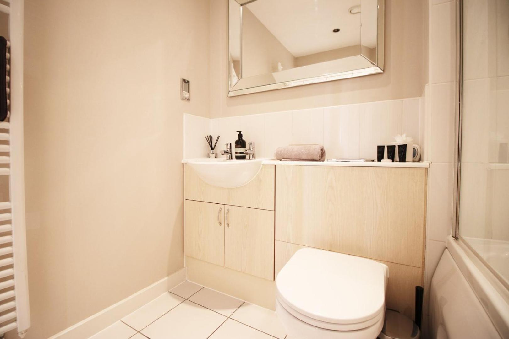 Perfect Getaway In Cardiff Marina Appartement Buitenkant foto
