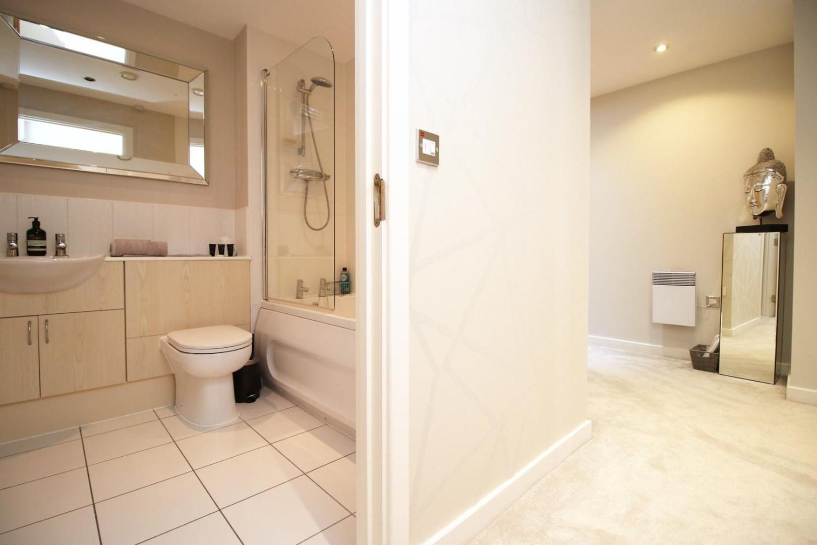 Perfect Getaway In Cardiff Marina Appartement Buitenkant foto