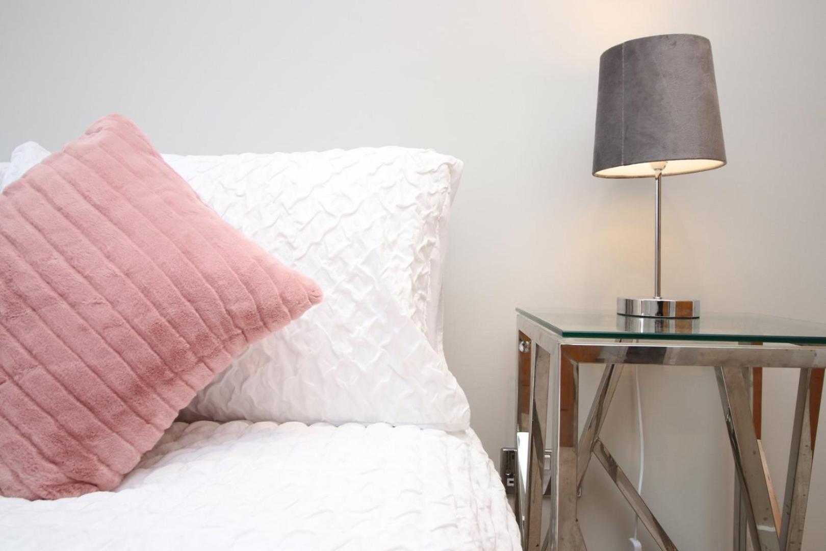 Perfect Getaway In Cardiff Marina Appartement Buitenkant foto