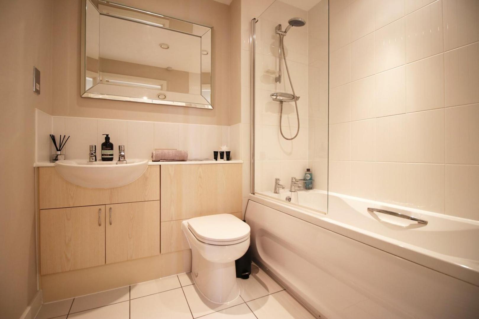 Perfect Getaway In Cardiff Marina Appartement Buitenkant foto