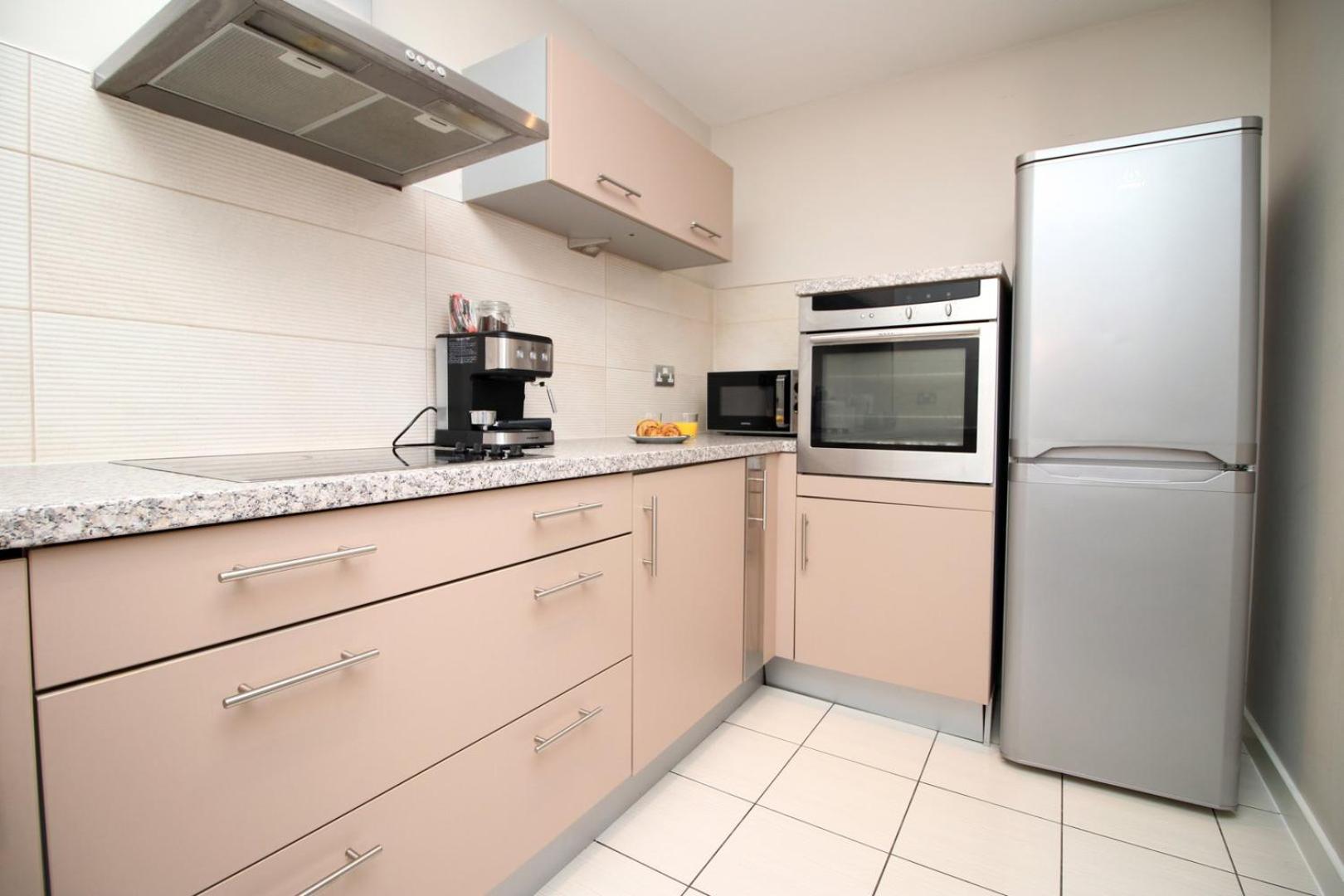 Perfect Getaway In Cardiff Marina Appartement Buitenkant foto